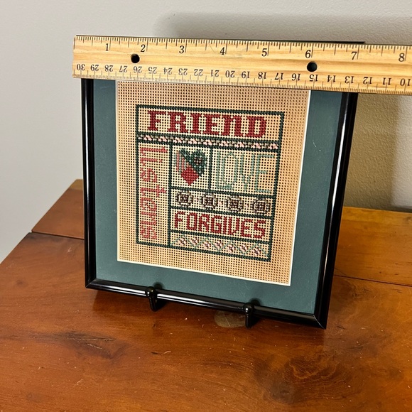 Framed 7 x 7 Crosstitch picture “Friend” - Picture 7 of 7